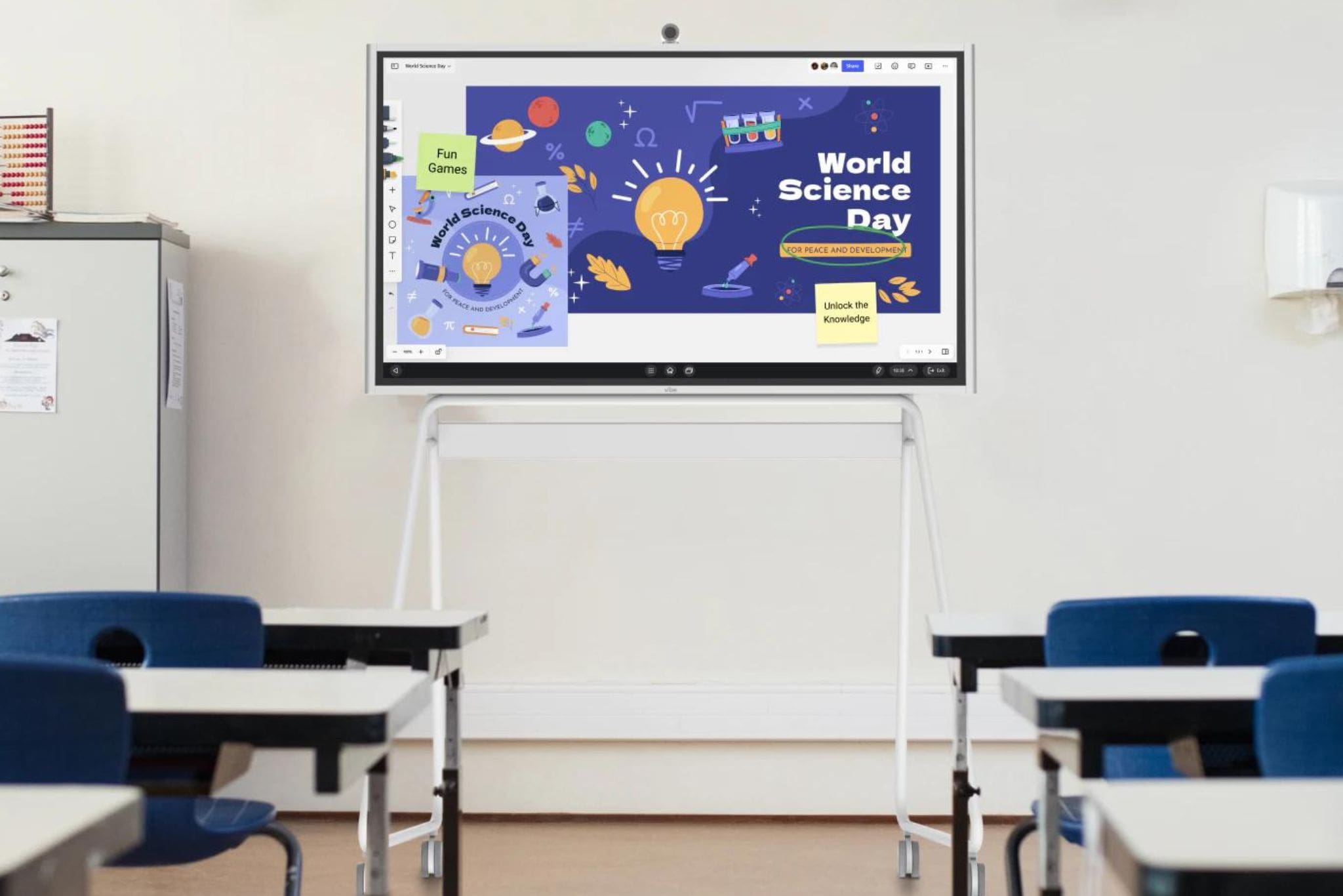 Interactive_Whiteboards_Displays_Collection_Display_Classroom_Setting_Lifestyle