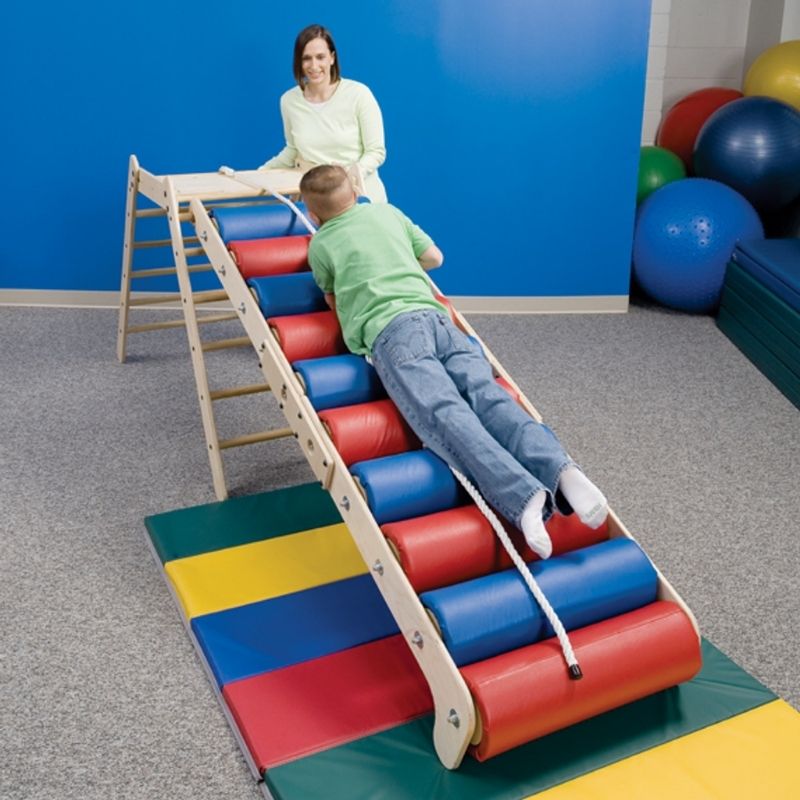 SouthpawSteamrollerRamp_PlatformSet_1-indoor set up adult woman and child
