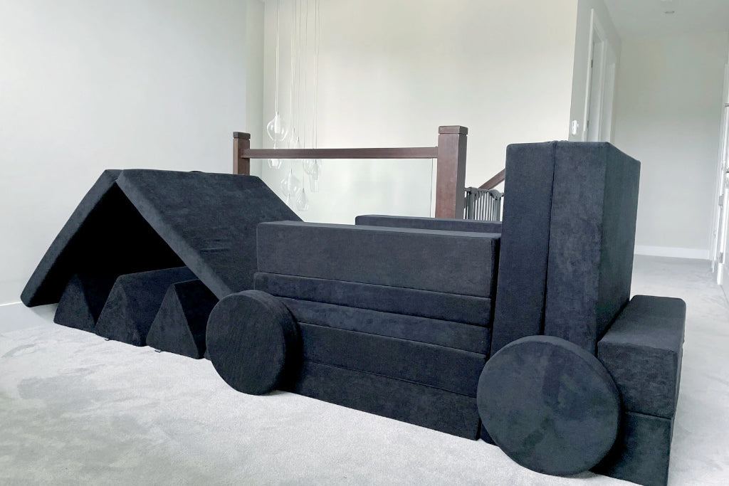 Kiddie Couch jet black train build