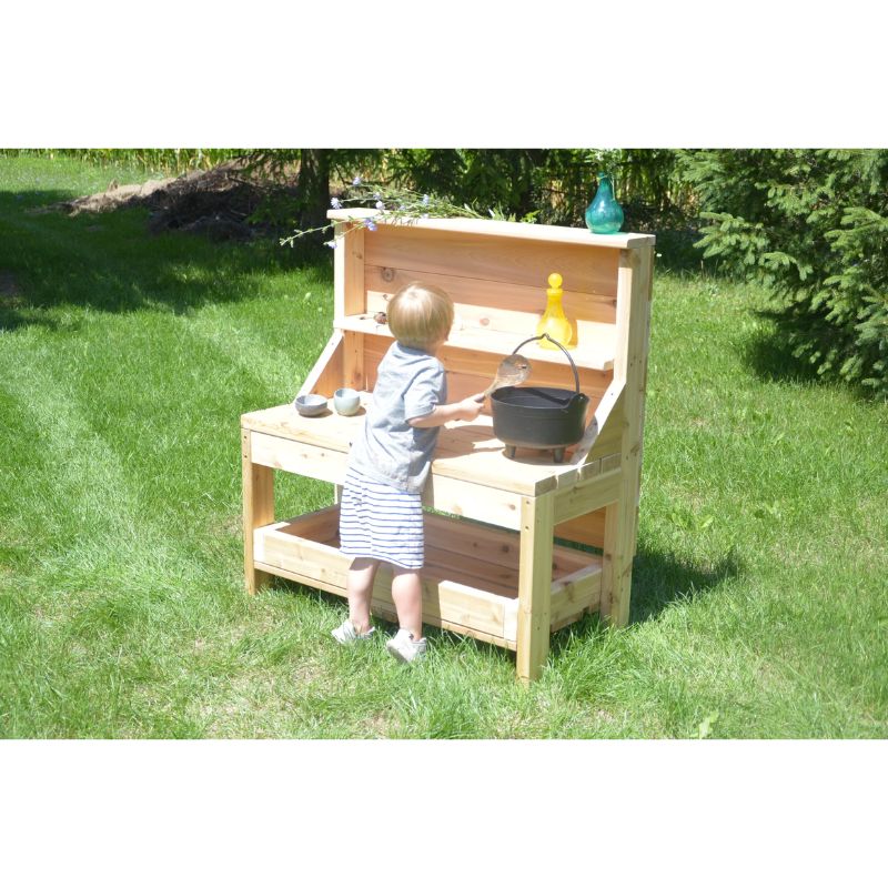 ONPOutdoorCreativeConcoctionTable - Kid Playing