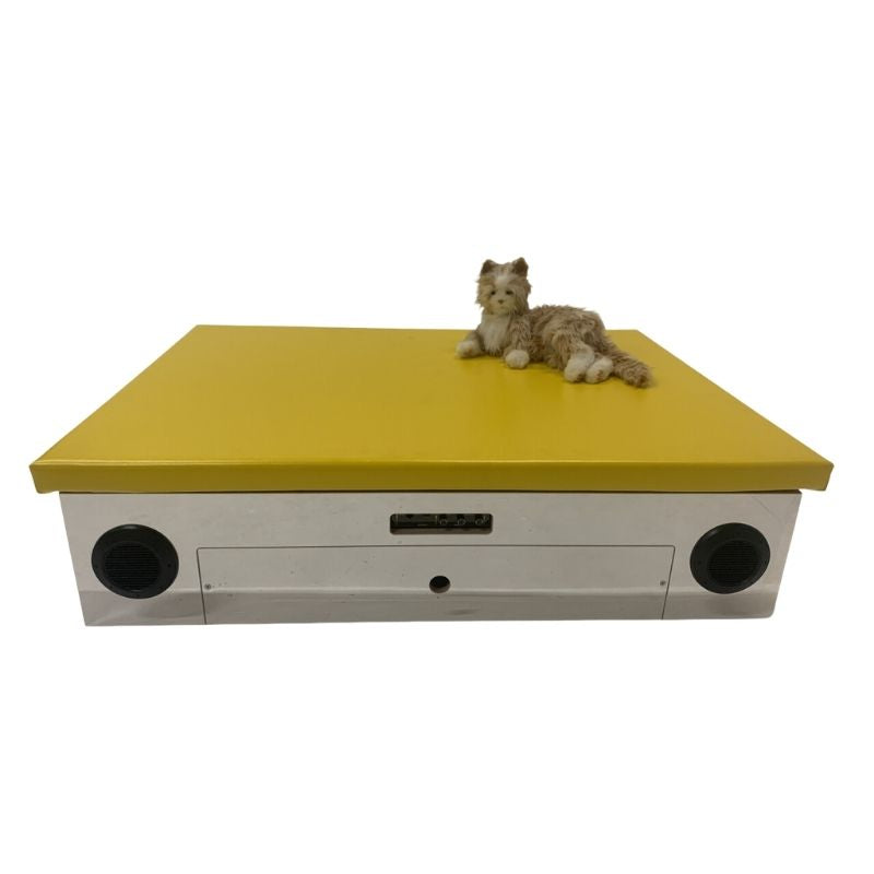 TFH Vibroacoustic Platform with Foam Pad - Clean landscape view with cat