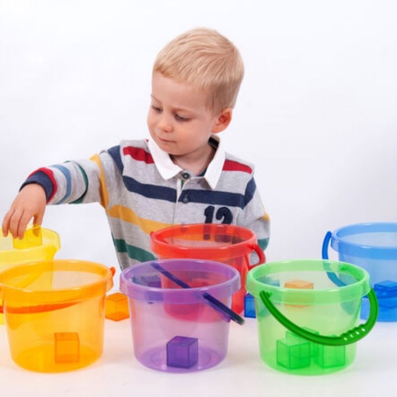 TTSTranslucentColourBucketSet-6pk_1- active boy play
