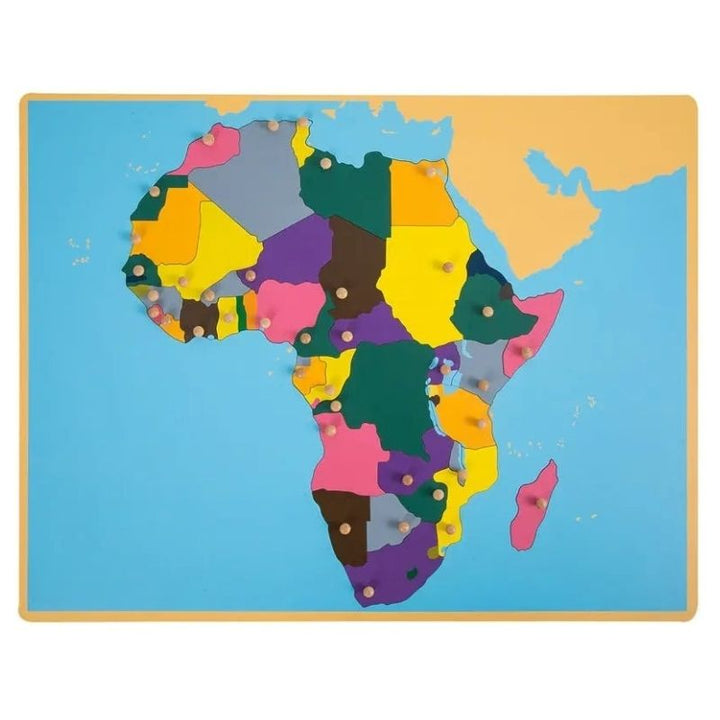 Kinderhuis Montessori AMI-approved Geography Cabinet Africa puzzle map with wooden country pieces and capital-positioned knobs