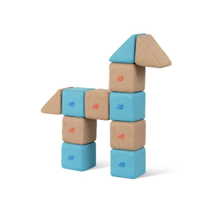JollyHeap Pixi soft magnetic blocks arranged into a horse shaped animal build